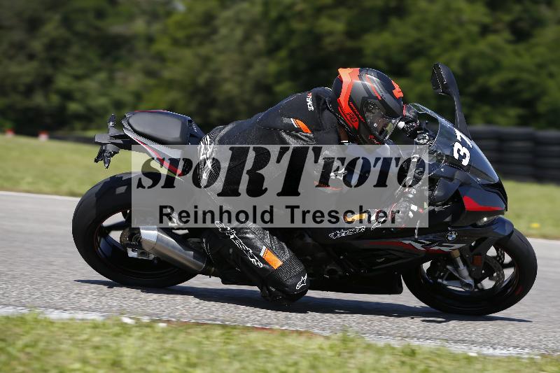 /Archiv-2024/29 12.06.2024 MOTO.CH Track Day ADR/Gruppe gelb/37